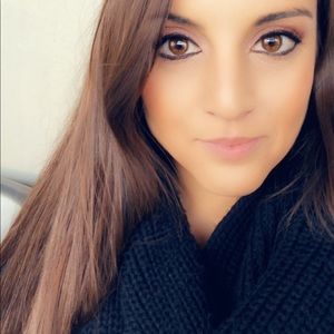 Meet your Posher, Candace